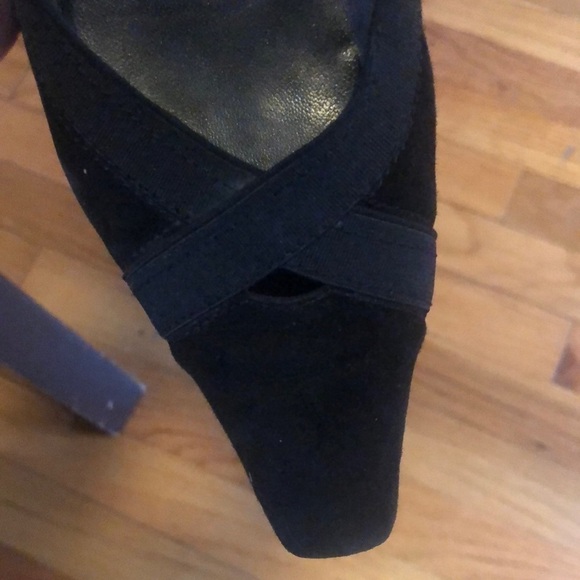 Stuart Weitzman Black Suede Russell Bromley Kitten Heels - Picture 13 of 14
